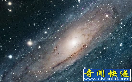 宇宙很暴躁:两个星系团打架曝光暗物质