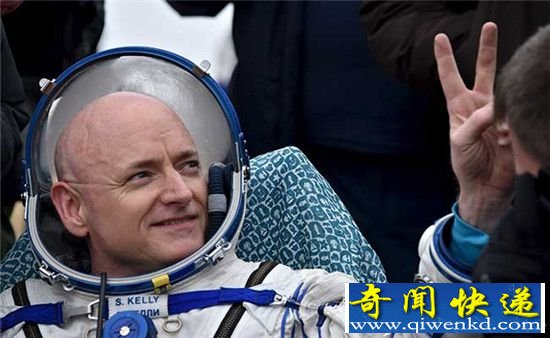 宇航员太空这样生活:尿泡咖啡随手秀恩爱