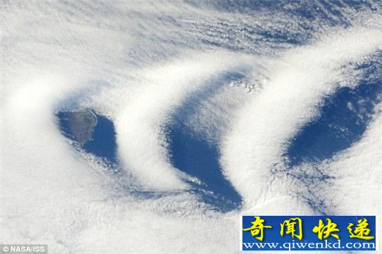 外星飞碟加速入侵地球?NASA卫星拍摄铁证