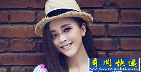 黄小蕾控诉迪士尼:不是抓手柄就打人