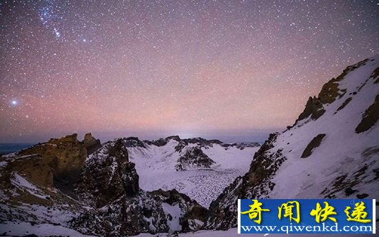 双子座流星雨来袭 长白山星空璀璨烂漫