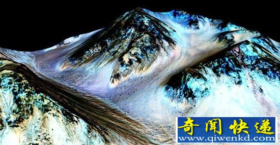 NASA公布火星陨石坑照 流动水形成暗色条纹