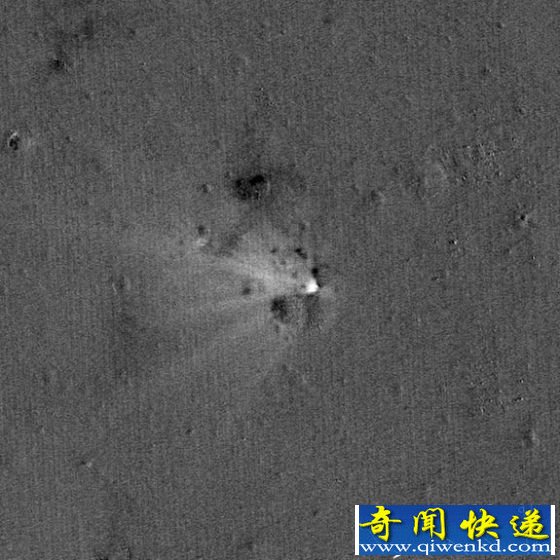 美飞船撞击月面 勘测器拍摄直径3米撞击坑