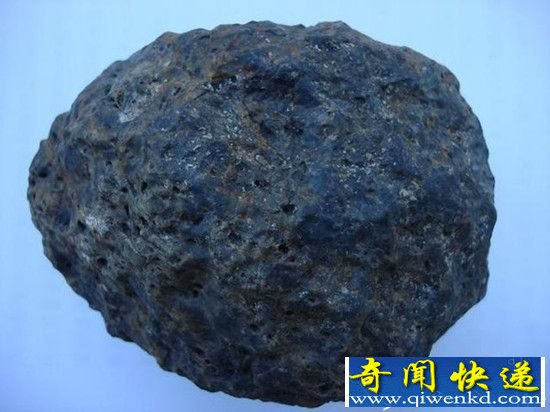 宇宙掉下“人民币” 天价陨石谁捡谁发财