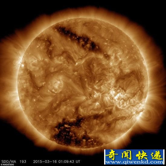 太阳表面惊现“巨洞” NASA称形成因密度温度低