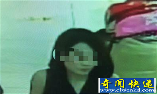 90后妈儿童节偷裙子送女儿