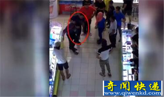卖场厕所性侵女性 女子呼救路人竟把强奸犯活活打死?