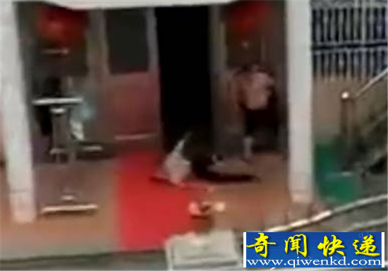 嫌老母不听话推倒拖行十米
