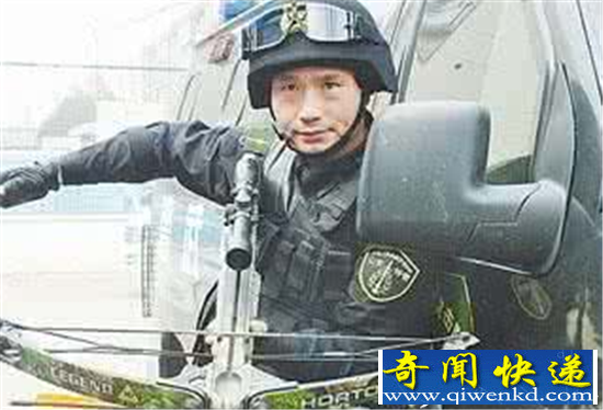 中国小伙持ak47战劫匪 运钞车抢劫大案擒获国际悍匪