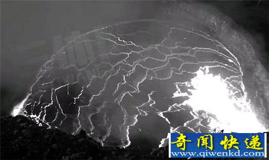 夏威夷出现神秘巨响 天降奇怪卵形东西