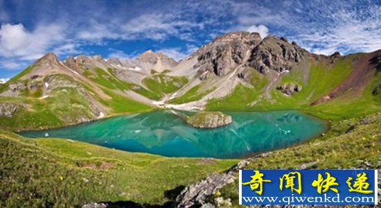 组图:美丽的火山口湖泊 如梦幻般令人垂涎美景