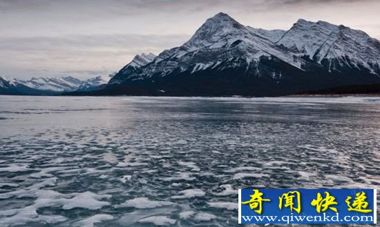 加拿大亚伯拉罕湖 冰封美丽景色