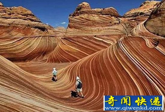 美国“波浪谷” 每天仅售20张门票仍引游客络绎不绝
