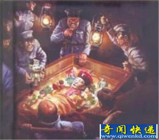 盗墓贼发现千年女尸动邪念 竟被诅咒虐杀?