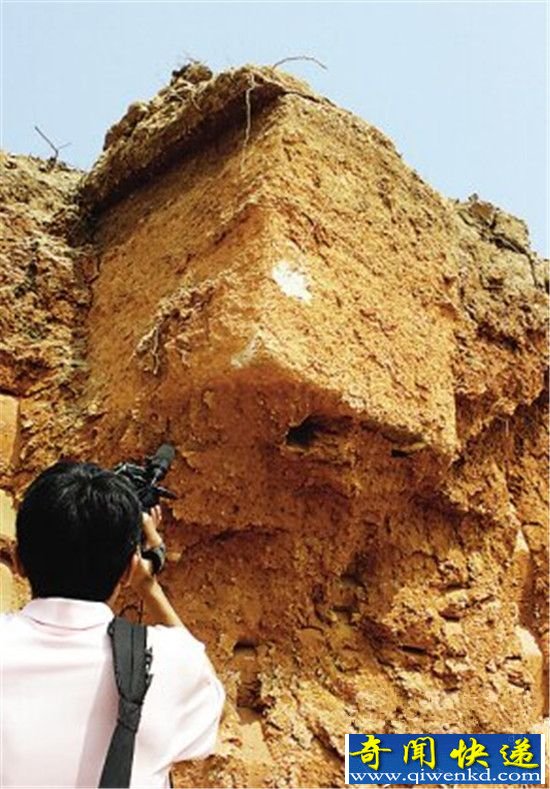 400��ǰ���Ǿ޹��״��ع� Ĺ�ӱ߷�����ʿ�ֱ�