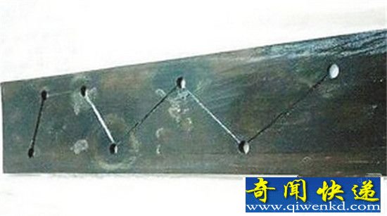 400��ǰ���Ǿ޹��״��ع� Ĺ�ӱ߷�����ʿ�ֱ�