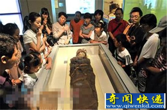 千年唐代女干尸谜团待揭 盗运分子曾破肚寻宝