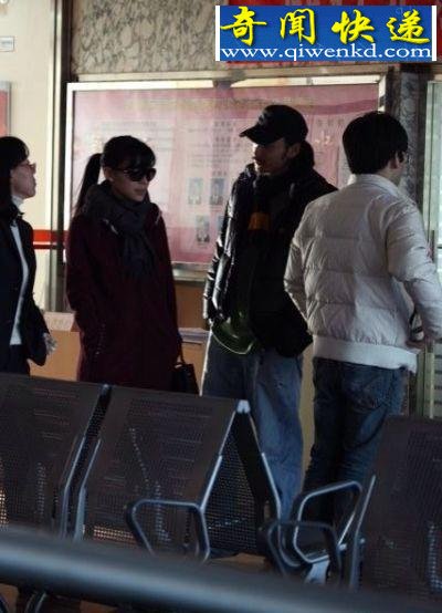 张静初老公奉子成婚,张静初多少钱一晚(至少500万)