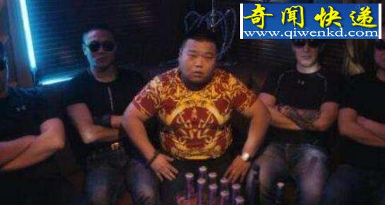 mc天佑被打照片曝光,实则拍戏并非被打