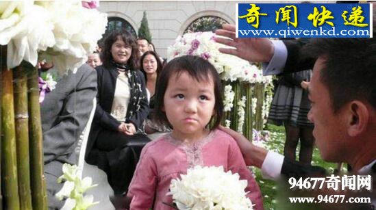 王菲李亚鹏女儿李嫣照片,兔唇修复后超级可爱