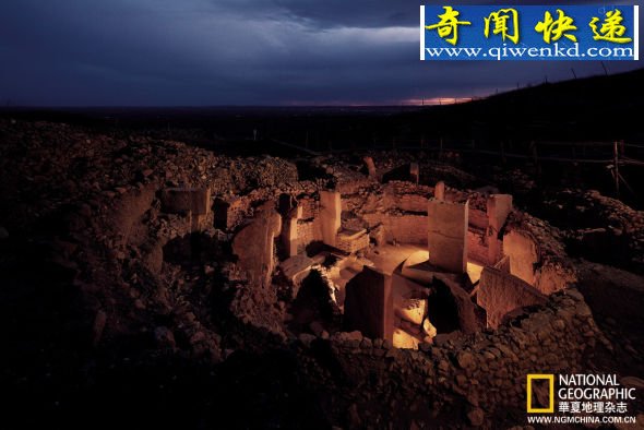 哥贝克力石阵是采猎者兴建的一处宗教圣所,附近看似无人居住,该处所修建的年代比英国的巨石阵还要早700年 宗教崇拜点亮文明之光:探访哥贝可利石阵