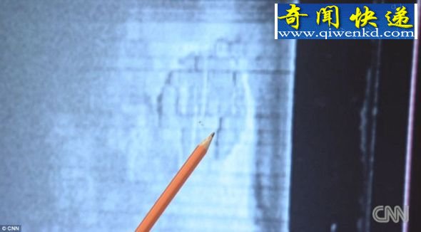 潜水员对发现于波罗的海底部的这一造型怪异的物体深感迷惑。 波罗的海发现直径60米飞碟状沉船遗骸(图)