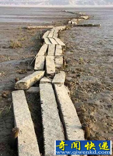 鄱阳湖底现明代石桥 总长2930米(图) 明代古桥鄱阳湖底露真容