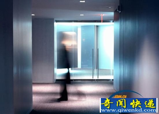 办公室内终日鬼魂缠绕 美公务员雇佣驱鬼队祛邪