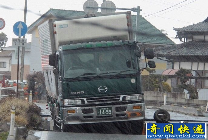 日本海啸场面如2012世界末日(图)