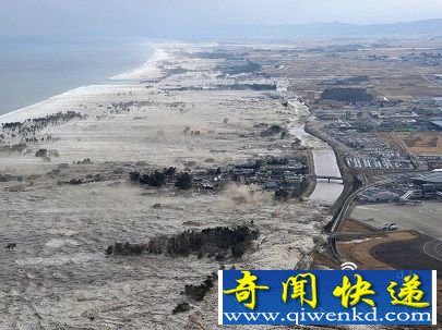 日本海啸场面如2012世界末日(图)