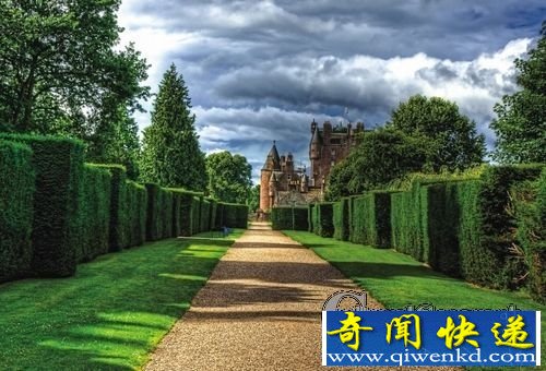 英国著名古堡里的见鬼之旅