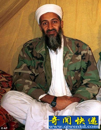 美一螃蟹腹部图案酷似拉登头像(组图)