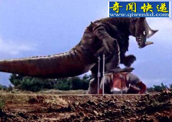 生命力最强的怪兽,古代怪兽哥莫拉(切断尾巴仍暴走)