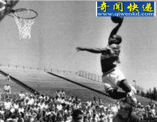 世界弹跳之王,厄尔.麦尼考尔特(街头篮球之父)
