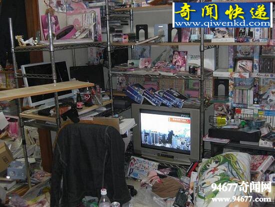世界上最奇葩的死法,宅男竟被6吨情色杂志压死