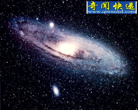 仙女座大星系(M31)距离银河系约260万光年,和银河系以及周围其它几个伴星系共同组成一个星系群 德国科学家称虫洞可打开或实现星际旅行(图)