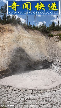 哈克贝利火山曾喷发过几次,是历史上规模最大的火山喷发之一 (图)揭秘火山超级喷发:裂缝扩大致岩浆房破裂