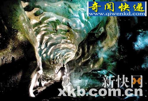 美摄影师为冰川着迷 五年来深入其中拍摄