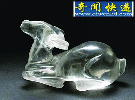 明鲁王朱檀墓出土水晶鹿镇纸(图)