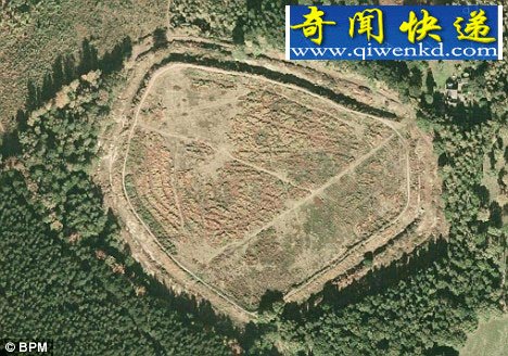 老人偶然发现英国四千年前古遗址 或助考古突破