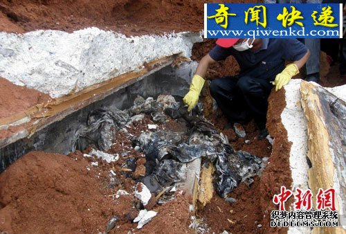 (ͼ)�������ӷ���400��ǰ������Ĺ ����һŮ��ʬ��