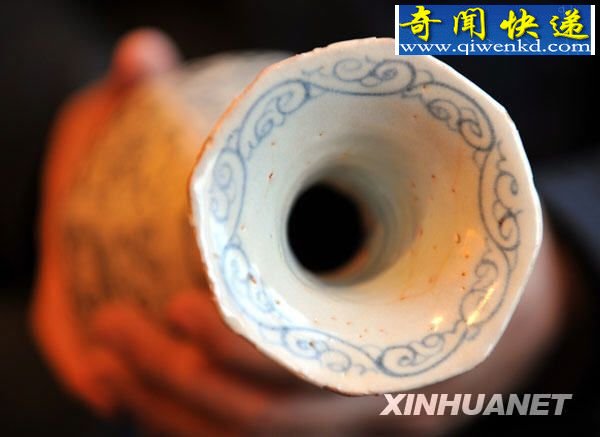 罕见元代青花八方玉壶春瓶现身景德镇