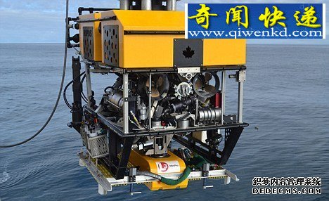 一艘潜艇正在为安装高科技传感器网做准备 美国5000米深水安装传感器探秘海底世界(图文)