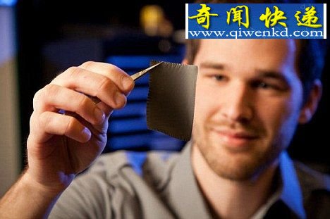 科学家发明新型织物可用体热充电(图)
