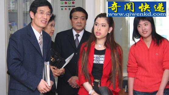 泰国朱拉蓬公主,超级学霸如今却患血友病(坐轮椅)