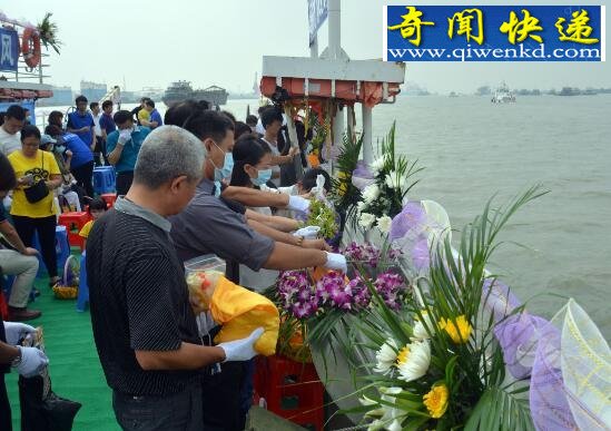 实拍海葬图片,骨灰撒大海情意留人间