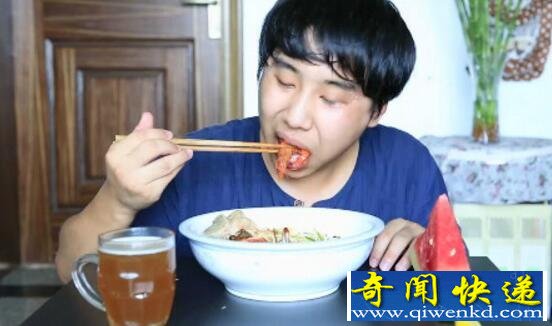 史上最接地气的美食博主,野食小哥(美食界泥石流)