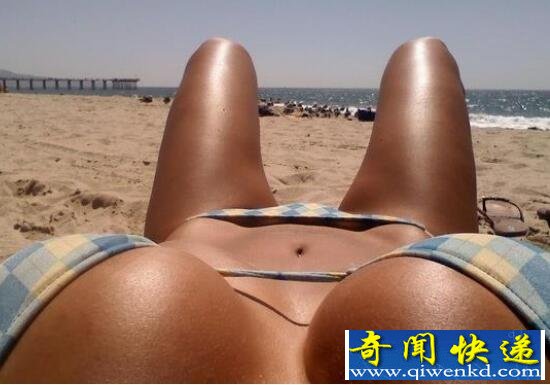 比基尼桥美女太性感了,宅男看了都流鼻血(露腹沟)