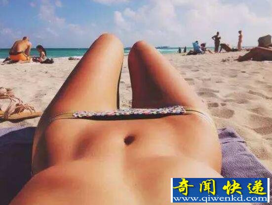比基尼桥美女太性感了,宅男看了都流鼻血(露腹沟)