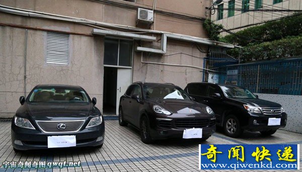 黑帮老大穿着底裤在床上被广州警方叫醒(组图)